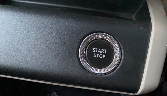 2019 Renault TRIBER RXZ, Petrol, Manual, 72,819 km, Keyless Start/ Stop Button