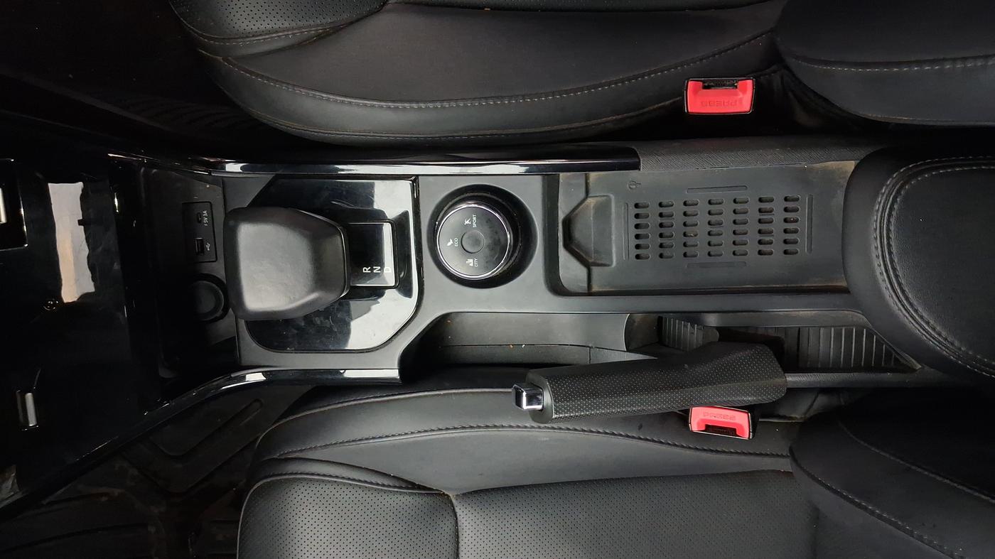 2023 Tata NEXON FEARLESS + SUNROOF AMT DUAL TONE 1.5 DIESEL, Diesel, Automatic, 38,428 km, Gear Lever