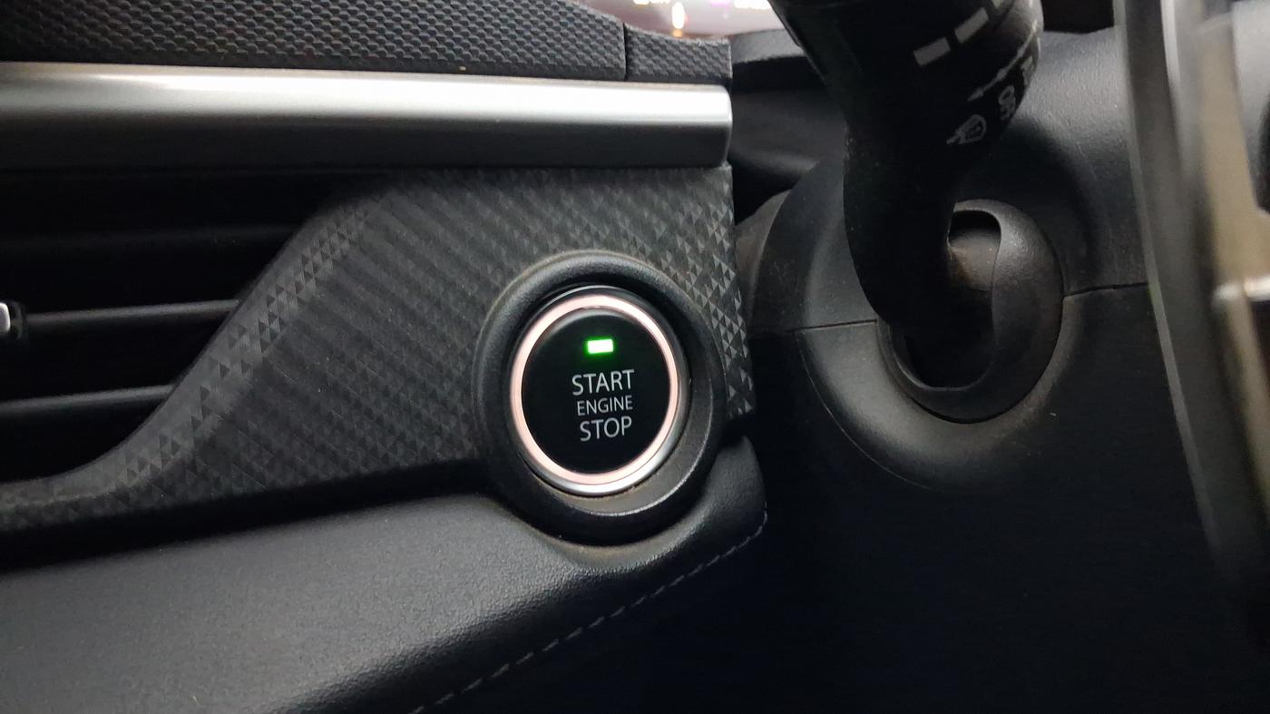 2023 Tata NEXON FEARLESS + SUNROOF AMT DUAL TONE 1.5 DIESEL, Diesel, Automatic, 38,428 km, Keyless Start/ Stop Button