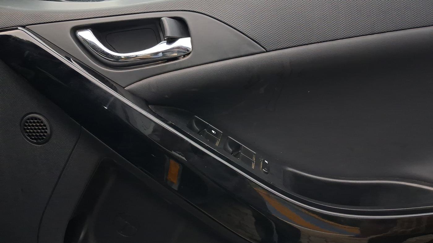 2023 Tata NEXON FEARLESS + SUNROOF AMT DUAL TONE 1.5 DIESEL, Diesel, Automatic, 38,428 km, Driver Side Door Panels Control