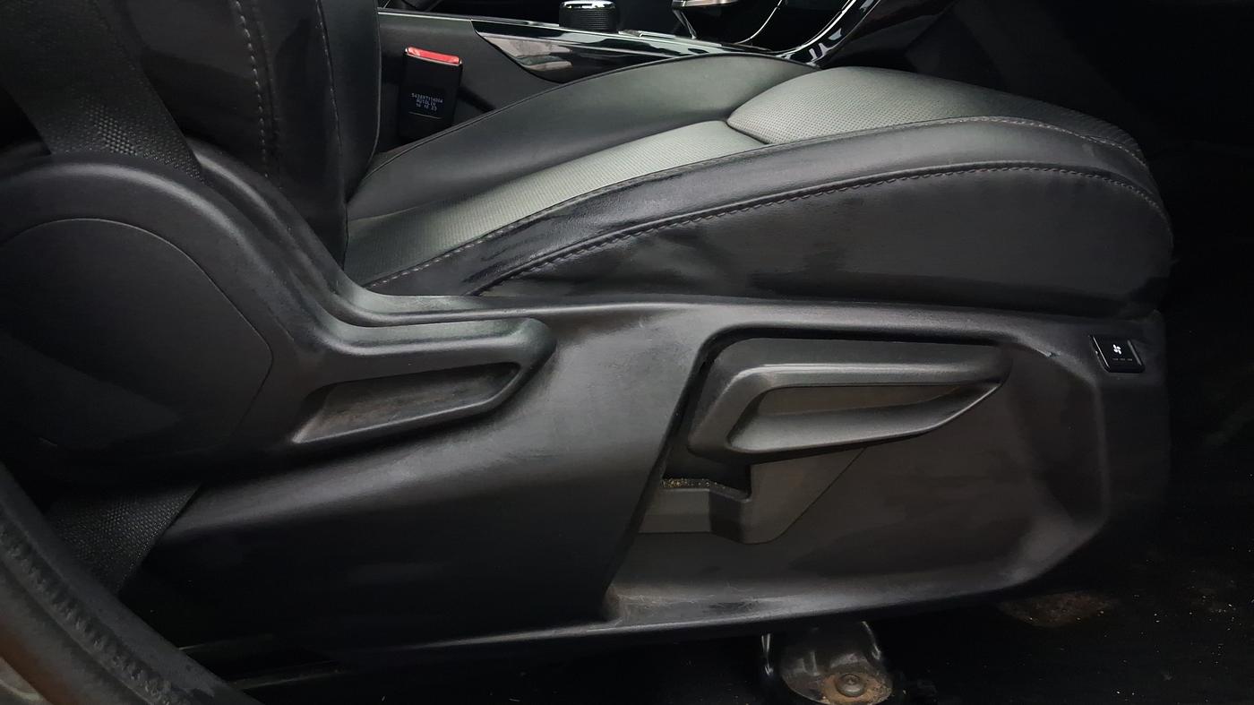2023 Tata NEXON FEARLESS + SUNROOF AMT DUAL TONE 1.5 DIESEL, Diesel, Automatic, 38,428 km, Driver Side Adjustment Panel