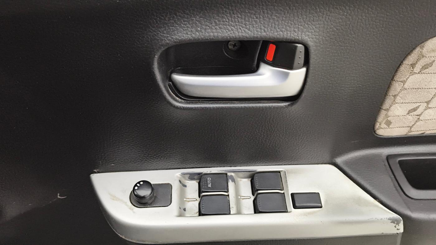 2013 Maruti Wagon R 1.0 VXI, Petrol, Manual, 91,106 km, Driver Side Door Panels Control