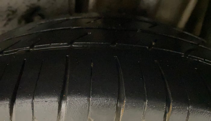 2016 Tata Tiago XZ PETROL, Petrol, Manual, 82,759 km, Left Rear Tyre Tread