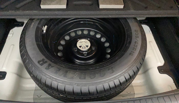 2015 Hyundai Creta SX PLUS 1.6 PETROL, Petrol, Manual, 69,803 km, Spare Tyre