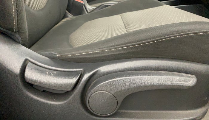 2015 Hyundai Creta SX PLUS 1.6 PETROL, Petrol, Manual, 69,803 km, Driver Side Adjustment Panel