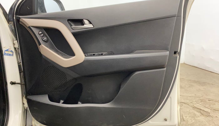 2015 Hyundai Creta SX PLUS 1.6 PETROL, Petrol, Manual, 69,803 km, Driver Side Door Panels Control