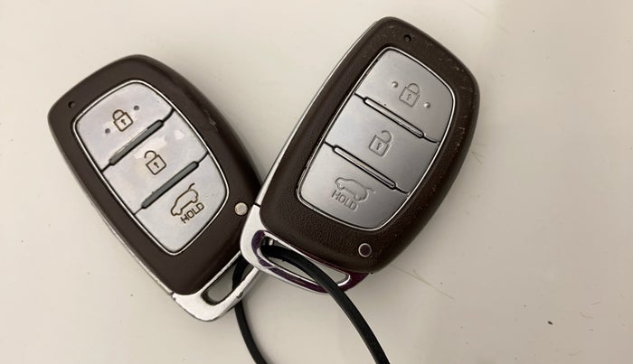 2015 Hyundai Creta SX PLUS 1.6 PETROL, Petrol, Manual, 69,803 km, Key Close Up