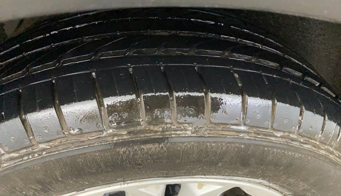 2015 Hyundai Creta SX PLUS 1.6 PETROL, Petrol, Manual, 69,803 km, Right Rear Tyre Tread