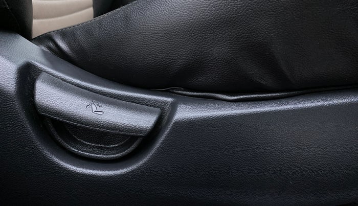 2017 Hyundai Grand i10 SPORTZ (O) 1.2 AT VTVT, Petrol, Automatic, 22,955 km, Driver Side Adjustment Panel