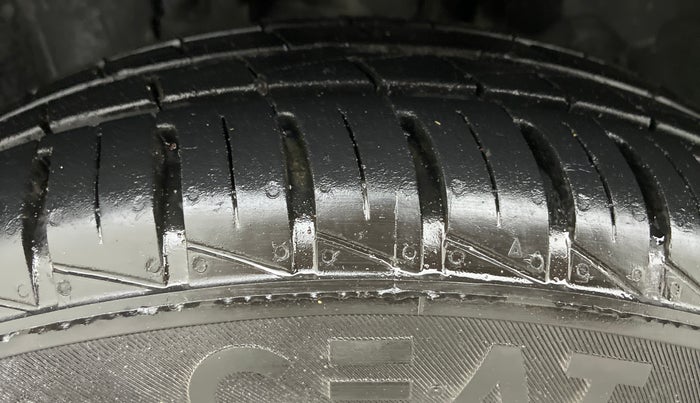 2021 Renault Kwid 1.0 RXT Opt AT, Petrol, Automatic, 11,332 km, Left Front Tyre Tread