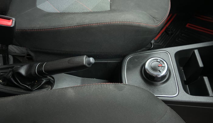 2021 Renault Kwid 1.0 RXT Opt AT, Petrol, Automatic, 11,332 km, Gear Lever