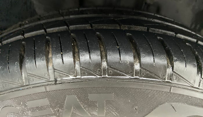2021 Renault Kwid 1.0 RXT Opt AT, Petrol, Automatic, 11,332 km, Right Front Tyre Tread