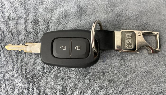 2021 Renault Kwid 1.0 RXT Opt AT, Petrol, Automatic, 11,332 km, Key Close Up