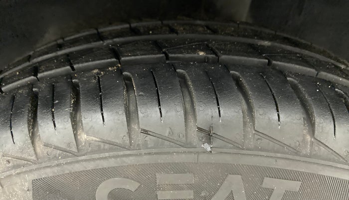 2021 Renault Kwid 1.0 RXT Opt AT, Petrol, Automatic, 11,332 km, Left Rear Tyre Tread