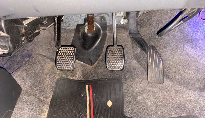 2017 Maruti Alto 800 LXI, Petrol, Manual, 22,466 km, Pedals