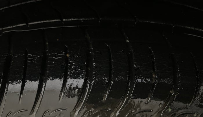 2014 Honda Brio E MT, Petrol, Manual, 63,012 km, Right Front Tyre Tread