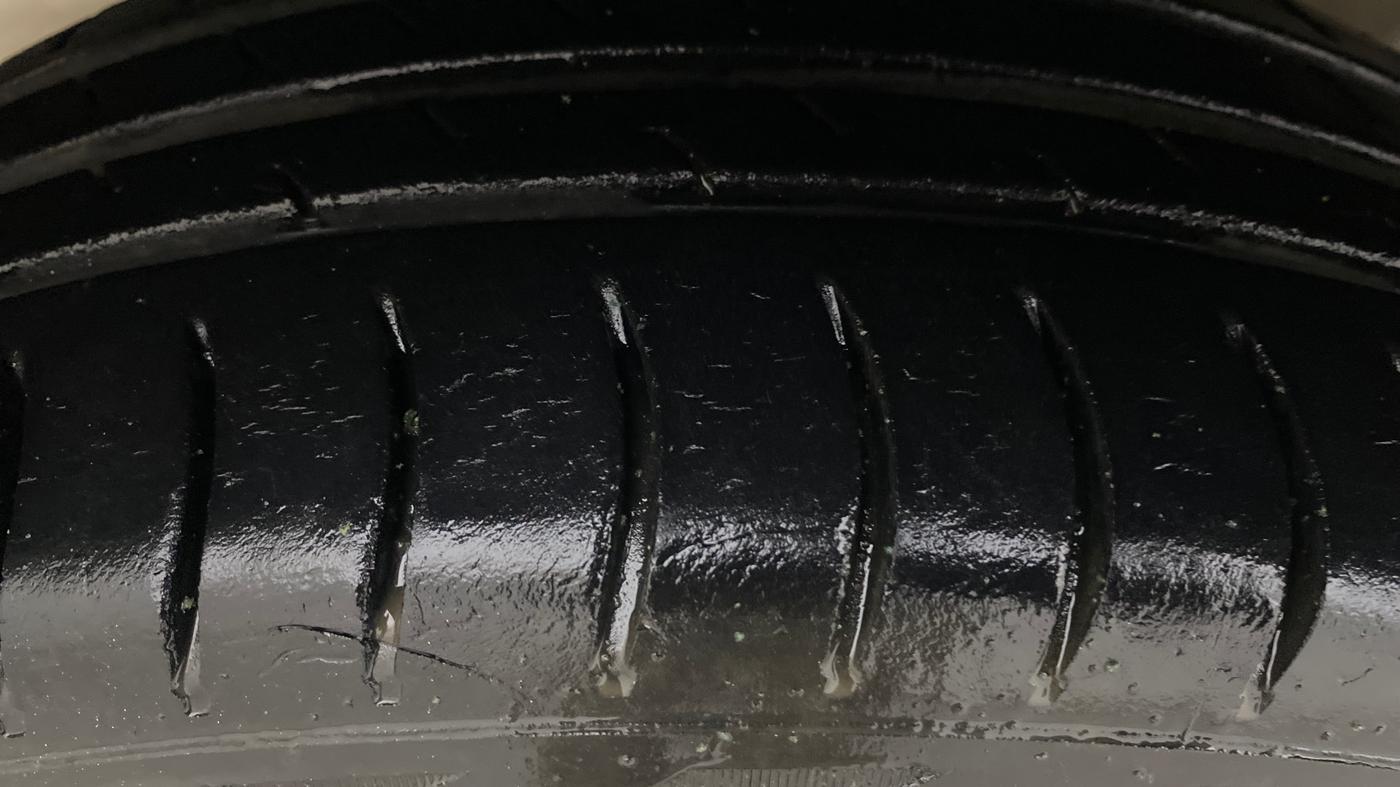 2014 Honda Brio E MT, Petrol, Manual, 62,942 km, Left Front Tyre Tread