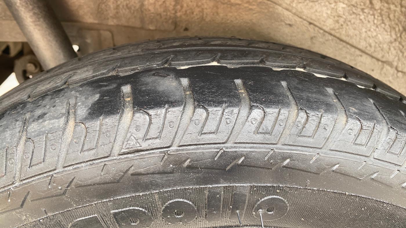 2013 Maruti Wagon R 1.0 LXI, Petrol, Manual, 60,603 km, Right Rear Tyre Tread