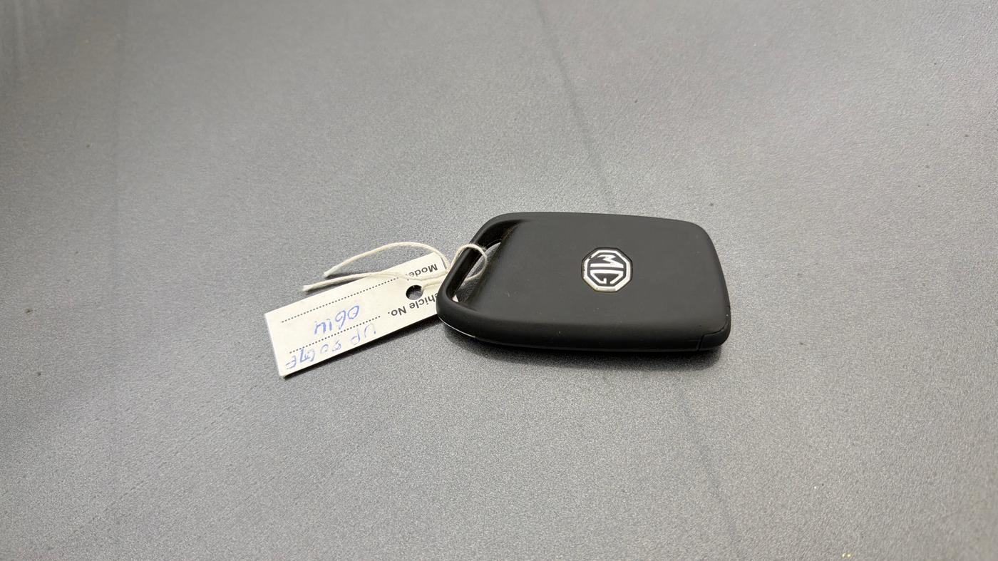 2022 MG HECTOR PLUS SHARP 1.5 PETROL TURBO HYBRID MT 6-STR, Petrol, Manual, 23,515 km, Key Close Up