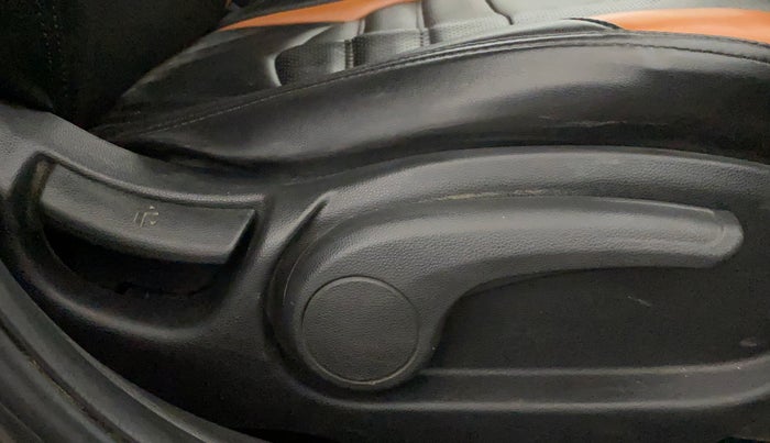 2017 Hyundai i20 Active 1.2 S, Petrol, Manual, 70,157 km, Driver Side Adjustment Panel