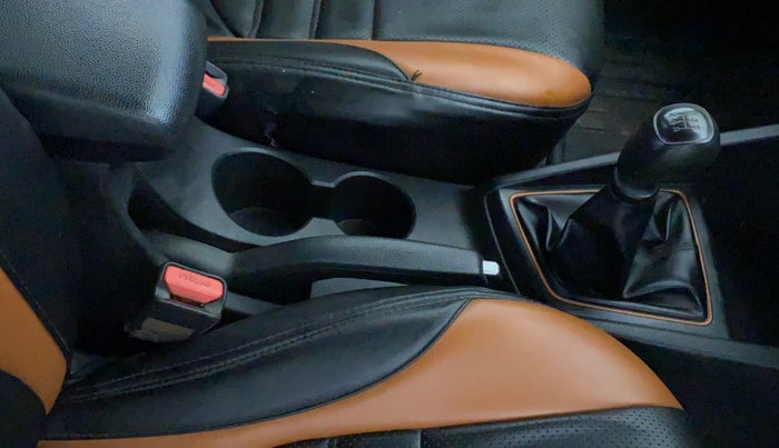 2017 Hyundai i20 Active 1.2 S, Petrol, Manual, 70,157 km, Gear Lever