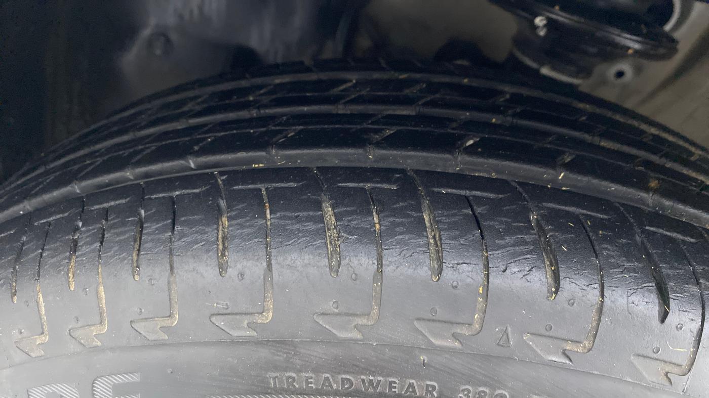 2017 Maruti IGNIS DELTA 1.2 K12, Petrol, Manual, 12,129 km, Left Front Tyre Tread