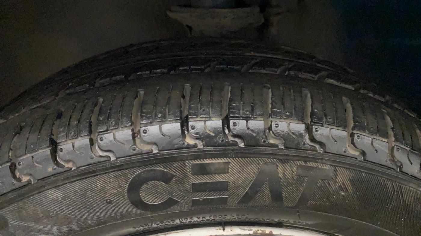 2017 Maruti Alto K10 LXI, Petrol, Manual, 49,998 km, Left Front Tyre Tread