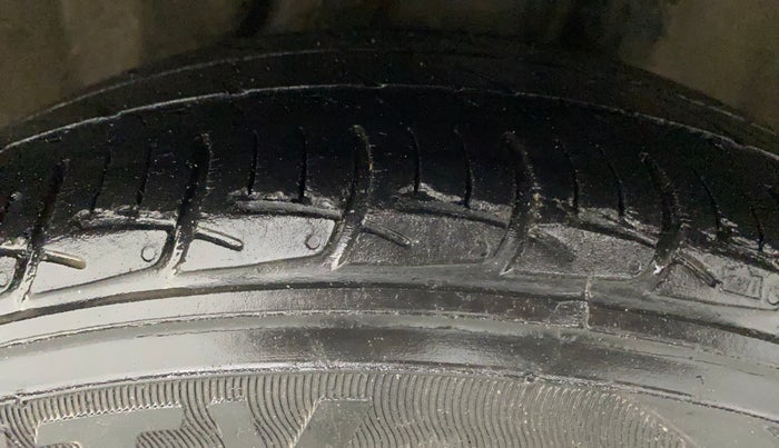 2016 Honda Amaze 1.2 SX MT I VTEC, CNG, Manual, 84,936 km, Left Rear Tyre Tread