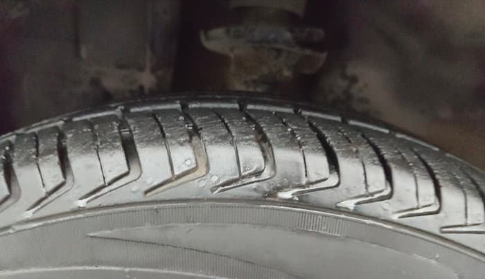 2016 Renault Kwid RXL, Petrol, Manual, 28,667 km, Left Front Tyre Tread