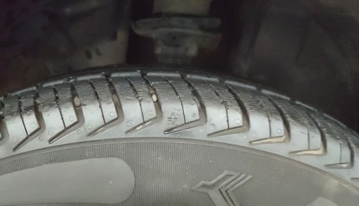 2016 Renault Kwid RXL, Petrol, Manual, 28,667 km, Right Front Tyre Tread