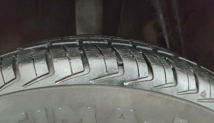 2016 Renault Kwid RXL, Petrol, Manual, 28,667 km, Right Rear Tyre Tread