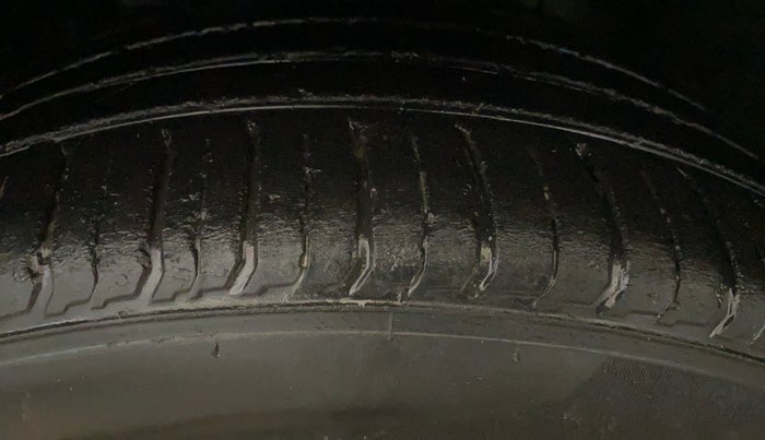 2021 Hyundai VENUE SX 1.0 TURBO, Petrol, Manual, 21,088 km, Left Front Tyre Tread