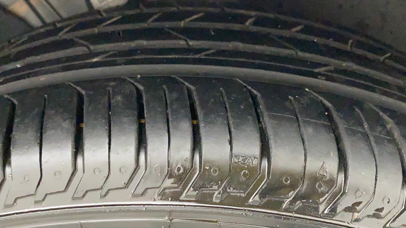 2022 Volkswagen VIRTUS GT PLUS TSI 1.5 EVO DSG, Petrol, Automatic, 2,617 km, Right Front Tyre Tread