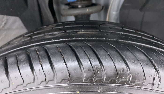 2022 Renault Kiger RXZ AMT, Petrol, Automatic, 4,309 km, Right Front Tyre Tread