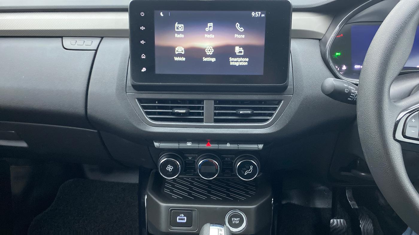 2022 Renault Kiger RXZ AMT, Petrol, Automatic, 4,309 km, Air Conditioner