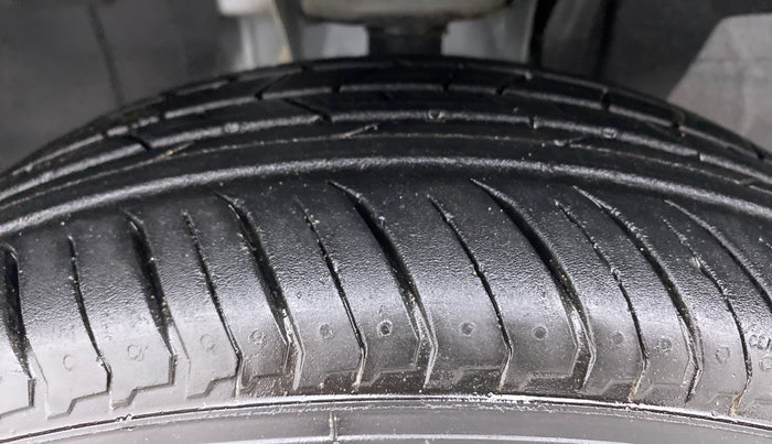 2022 Renault Kiger RXZ AMT, Petrol, Automatic, 4,309 km, Left Front Tyre Tread
