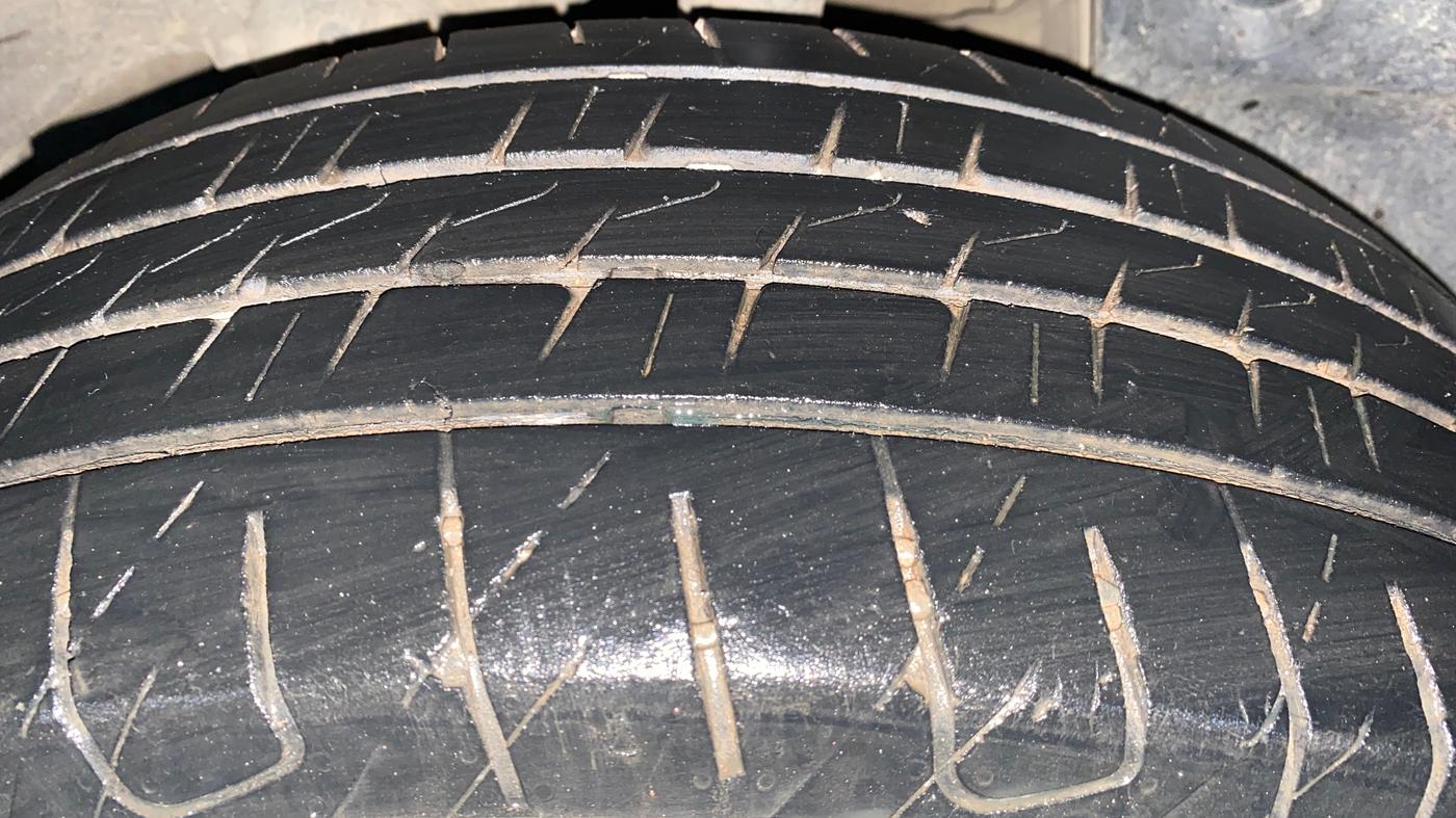 2016 Nissan Terrano XL (D), Diesel, Manual, 1,18,681 km, Left Rear Tyre Tread