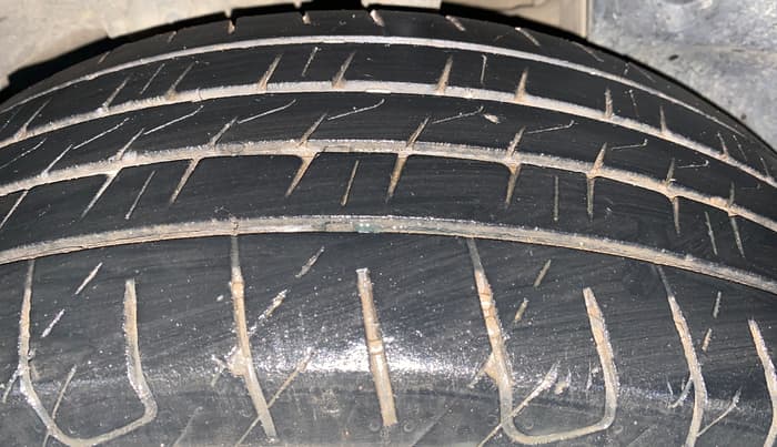 2016 Nissan Terrano XL (D), Diesel, Manual, 1,18,643 km, Left Rear Tyre Tread