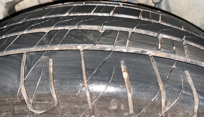 2016 Nissan Terrano XL (D), Diesel, Manual, 1,18,643 km, Left Front Tyre Tread