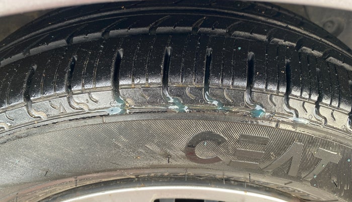2016 Hyundai Grand i10 SPORTZ 1.2 KAPPA VTVT, Petrol, Manual, 50,064 km, Right Front Tyre Tread