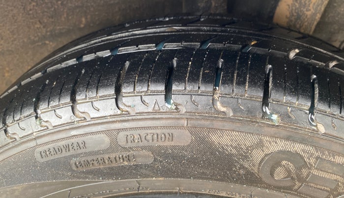 2016 Hyundai Grand i10 SPORTZ 1.2 KAPPA VTVT, Petrol, Manual, 50,064 km, Left Rear Tyre Tread