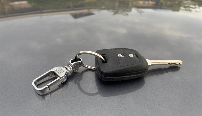 2016 Hyundai Grand i10 SPORTZ 1.2 KAPPA VTVT, Petrol, Manual, 50,064 km, Key Close Up