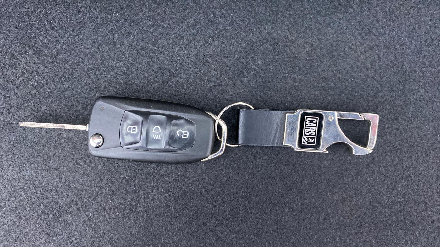 2019 Tata Tiago XT 1.2 REVOTRON, Petrol, Manual, 36,662 km, Key Close Up