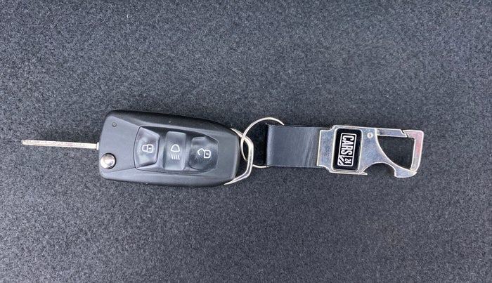 2019 Tata Tiago XT 1.2 REVOTRON, Petrol, Manual, 36,662 km, Key Close Up