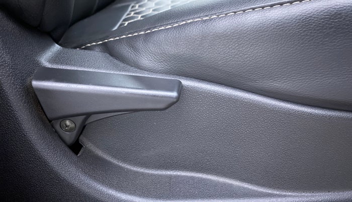 2019 Tata Tiago XT 1.2 REVOTRON, Petrol, Manual, 36,662 km, Driver Side Adjustment Panel