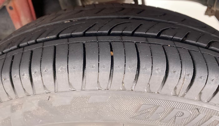 2013 Maruti Alto 800 LXI, Petrol, Manual, 73,282 km, Left Rear Tyre Tread
