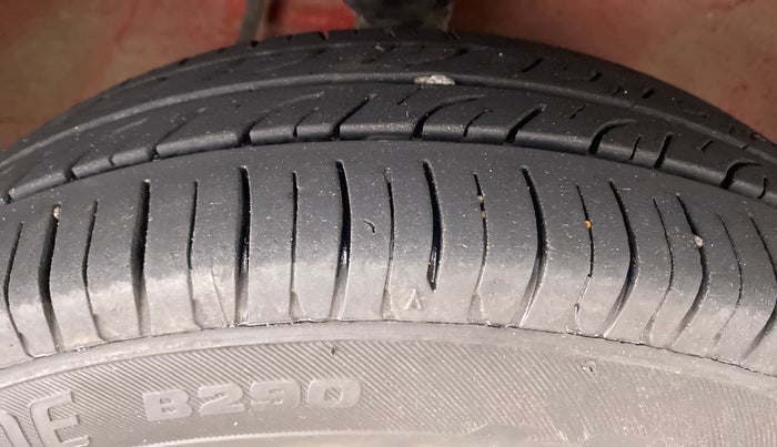 2013 Maruti Alto 800 LXI, Petrol, Manual, 73,282 km, Right Front Tyre Tread