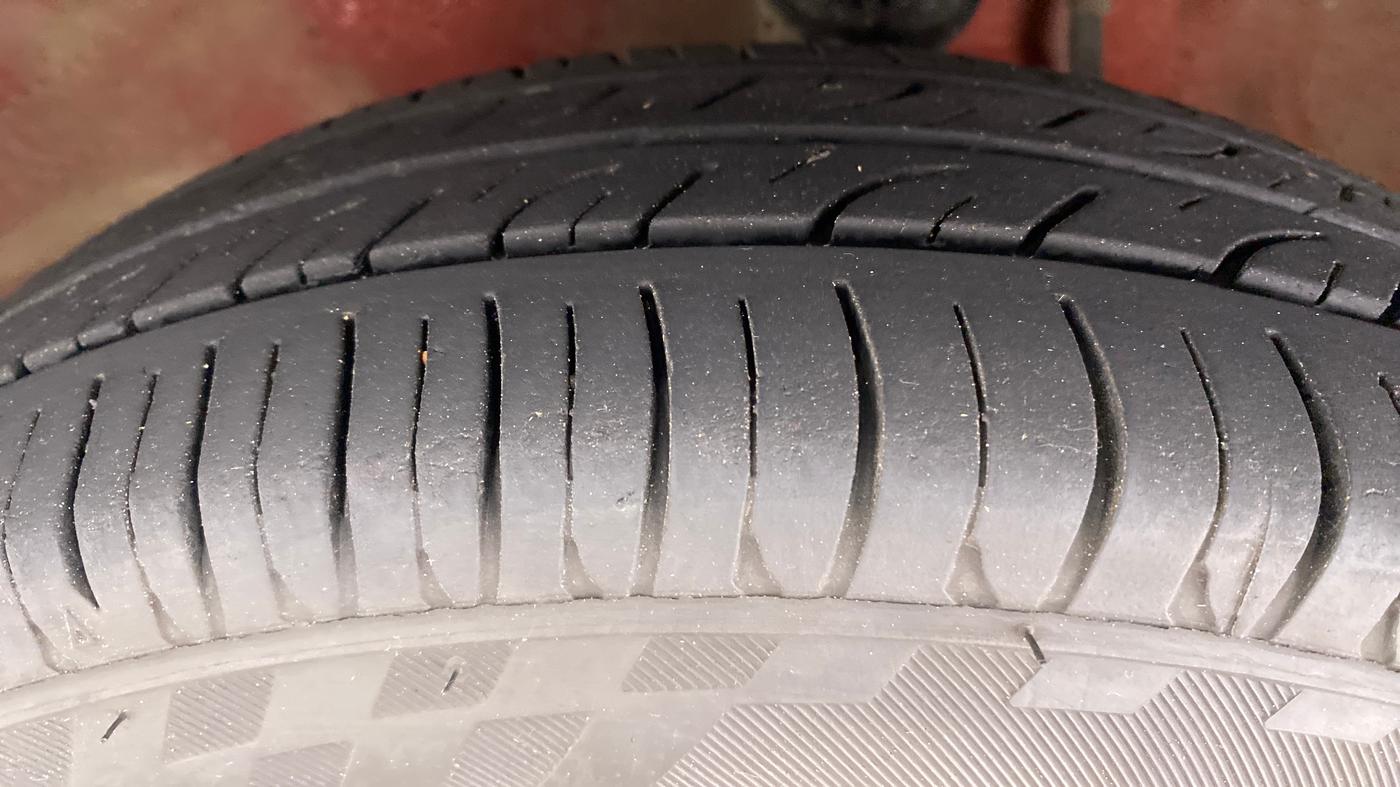 2013 Maruti Alto 800 LXI, Petrol, Manual, 73,282 km, Left Front Tyre Tread