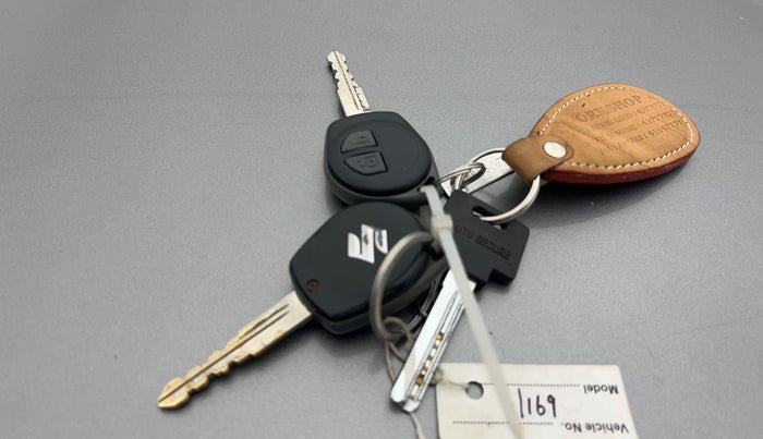 2015 Maruti Swift LXI (O), Petrol, Manual, 25,364 km, Key Close Up