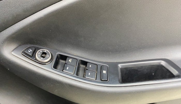 2016 Hyundai i20 Active 1.2 SX, Petrol, Manual, 73,422 km, Driver Side Door Panels Control